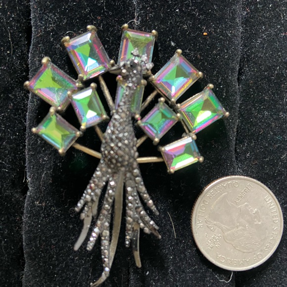 Sparkling peacock brooch! - Picture 3 of 3